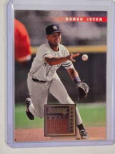 lot 79 image: Derek Jeter Rookie 1995 Donruss Rated Rookie No. 491