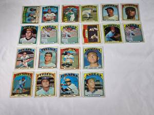 lot 101 image: Lot of 20 Topps 1972 Vintage Baseball Cards