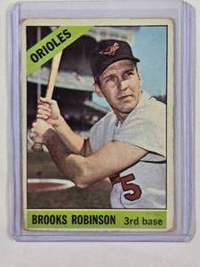 lot 104 image: Brooks Robinson 1966 Topps No. 390 Vintage Baseball Card