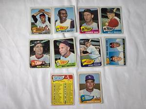 lot 115 image: Lot of 10 Topps High Number Cards from 1965 - Vintage Baseball Cards