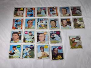 lot 116 image: Lot of 21 Topps 1969 Vintage Baseball Cards