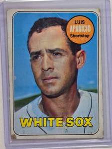 lot 120 image: Luis Aparicio 1969 Topps No. 75 Vintage Baseball Card