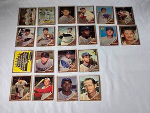 lot 137 image: Lot of 20 Topps 1962 Vintage Baseball Cards