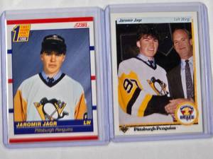 lot 172 image: Lot of 2 Jaromir Jagr Rookie Cards - Score 1st Round Draft Choice 1990 No. 428 & Upper Deck Number 1 Draft No. 356