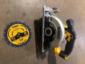 lot 21 image: DEWALT 20V MAX Cordless 6.5 in. Sidewinder Style Circular Saw (Tool Only) Customer Returns See Pictures