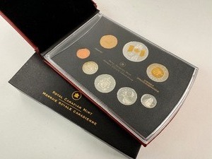 lot 39 image: 2005 Canadian 8pc Proof Set