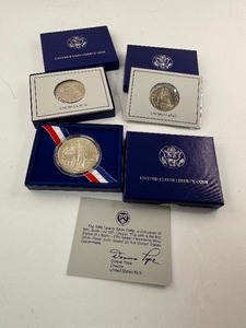 lot 60 image: 3x 1986 Liberty Commemoratives