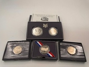 lot 64 image: 4x 1991 Mount Rushmore Commemoratives