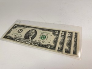 lot 119 image: 4x CONSECUTIVE 1976 $2