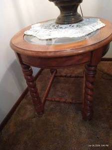 lot 16 image: Oval Glass Top End Table