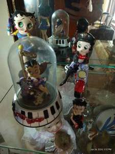 lot 18 image: Betty Boop Lot