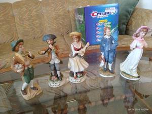 lot 26 image: (5) Porcelain Figurines