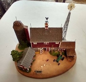 lot 35 image: Danbury Mint The Old Red Barn Figurine