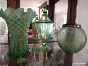 lot 59 image: Green Glass & Uranium Candy Dish