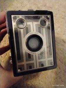 lot 118 image: Brownie Camera Jr Six-20