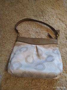 lot 131 image: Coach Purse, Like New