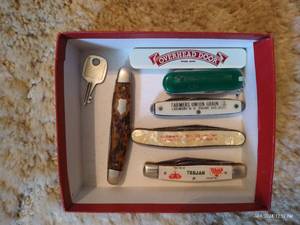 lot 136 image: Pocket Knives