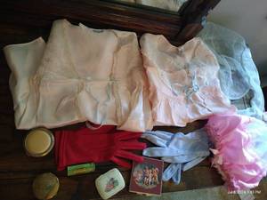 lot 150 image: Antique Vintage Lingerie, Night Caps, Gloves, Compacts, Tums