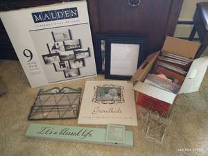 lot 153 image: Picture Frames & Plate Stands