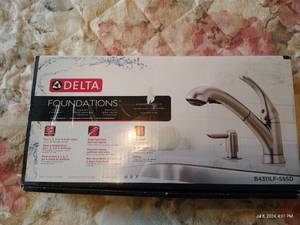 lot 180 image: Delta Foundations Faucet
