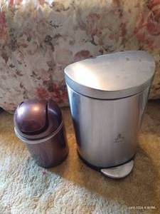 lot 183 image: (2) Small Trash Cans