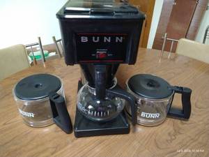 lot 206 image: Bun Coffee Maker (Broken) w Extra Carafes
