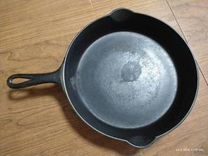 lot 209 image: Griswold Erie, PA Cast Iron Pan 10