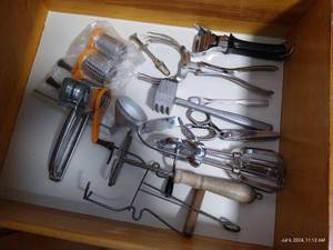 lot 215 image: Vintage Kitchen Helpers Foley, Corningware Grabber, Meat Pounder, Etc