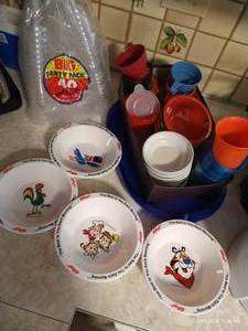 lot 223 image: Kids Plastic Dishes- Cereal Bowls, Etc