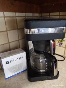 lot 224 image: Bunn Coffee Maker w Filters- Works
