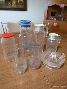 lot 240 image: Vintage Glass Juice Pitchers & Lemonade Maker