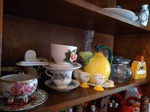 lot 258 image: Vases, Tea Cups, Lemon Pitcher, Etc