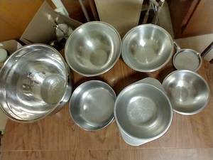 lot 266 image: Stainless Steel Mixing Bowls