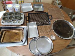 lot 268 image: Baking Pans, Cooling Racks, Muffin Tins, Cake Pans, Large Cooling Rack