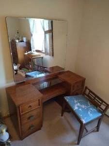 lot 278 image: Mid Century Bedroom Vanity w Chair