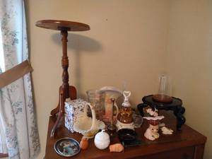 lot 292 image: Plant Stands, Tea Light Diffuser, Vases & Misc. Decor