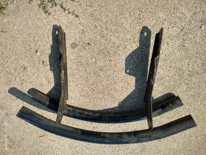 lot 316 image: Bumper for Mower- Compatible w John Deere 100 Series