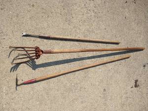 lot 320 image: Three Vintage Tools Hand Till, Hoe, Weed Puller