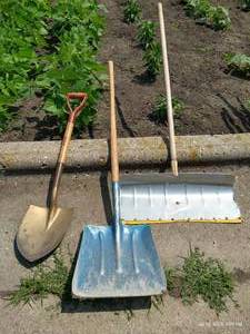 lot 350 image: Shovel Lot
