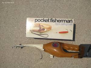 lot 372 image: Vintage Mini Pocket Fisherman Poles