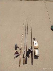lot 375 image: Fishing Poles, Extra Reels & Tackle Box