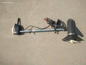 lot 382 image: Minn Kota Model 65 Boat Motor