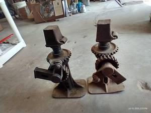 lot 396 image: Antique Ratcheting Jacks