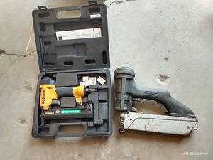 lot 397 image: Staple Guns