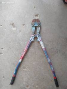 lot 405 image: Bolt Cutters 36