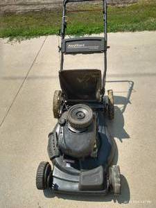 lot 407 image: Key Start Craftsman Mower- Self Propelled