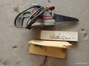 lot 413 image: Well Saw Model 400 w Extra Blades