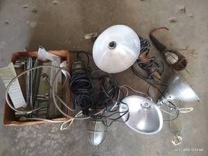 lot 418 image: Heat Lamps, Garage Lamps, Siding Corners