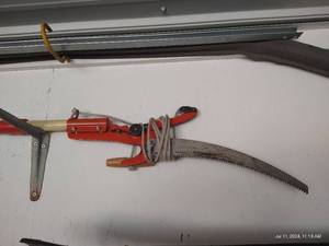 lot 445 image: Extendable Trimmer