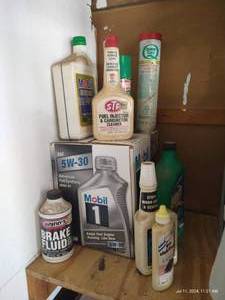lot 451 image: New Box 5W-30 Motor Oil & Car Fluids